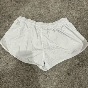 Lululemon Hotty Hot Shorts inseam 2.5"